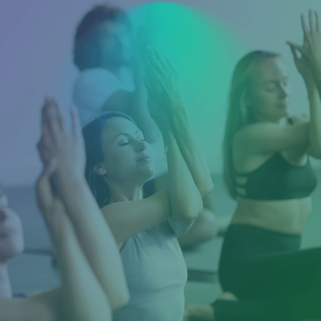 Turma de yoga em prática